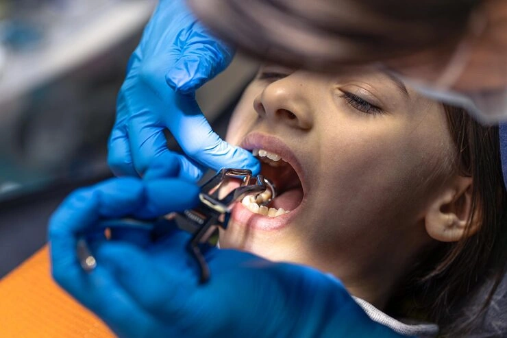 girl dentists office dentist examining child patients teeth dentistry concept 169016 66909